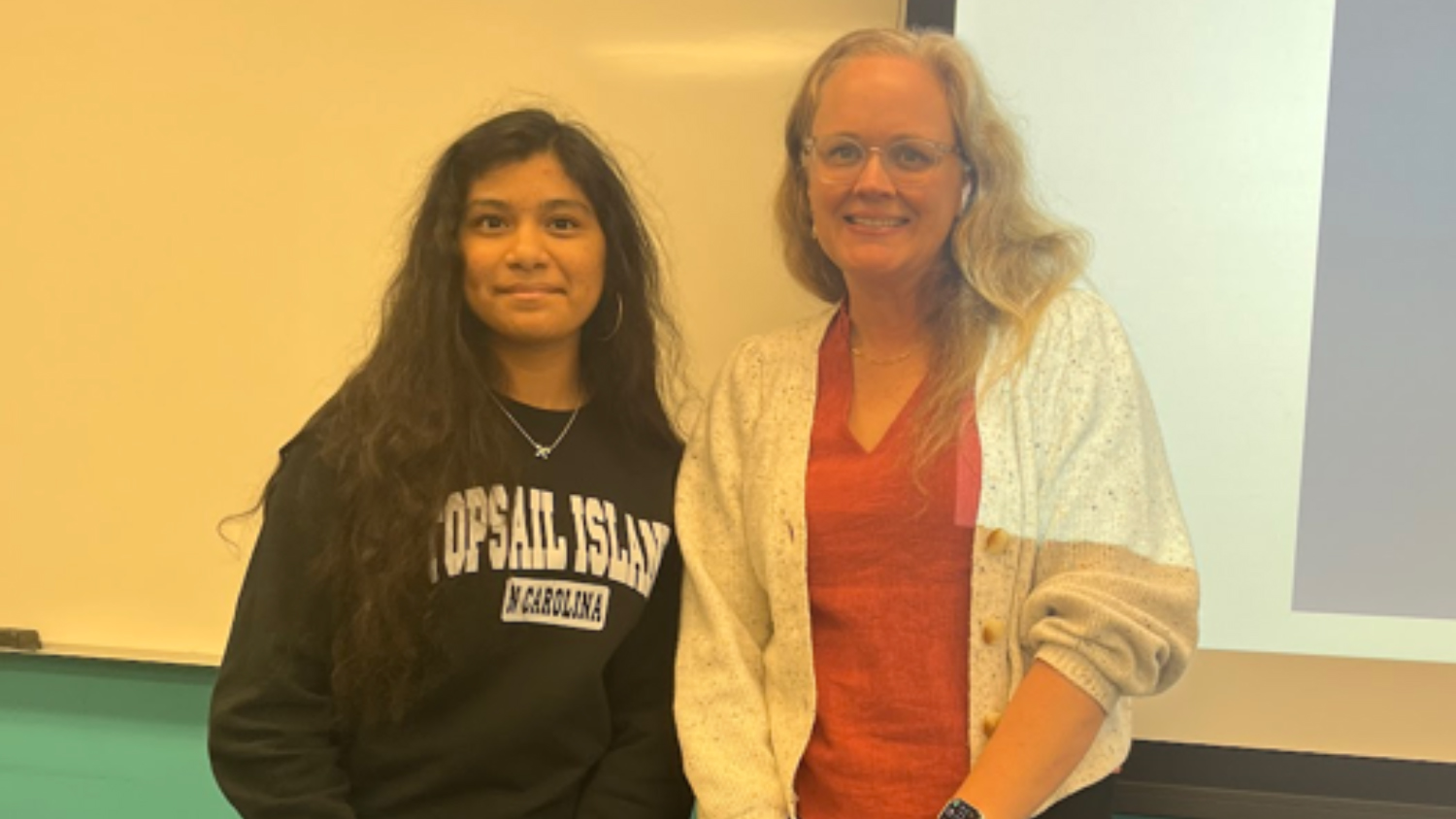 Karina Lozana-Serrano with Assistant Professor Robin Anderson.